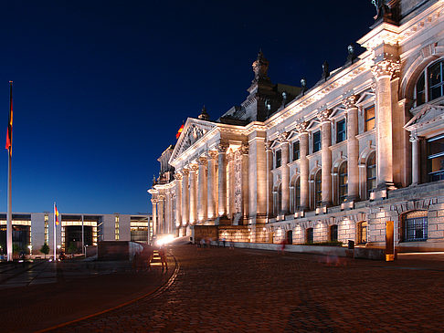 Reichstag bei Nacht