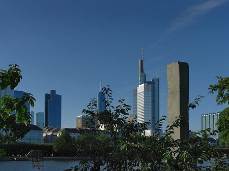 Fotos Skyline von Frankfurt mit Obelisk | Frankfurt am Main