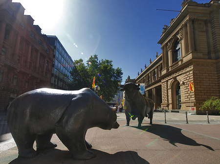 Fotos Wertpapierbörse mit Bulle und Bär