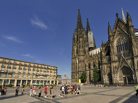 Foto Kölner Dom mit Domhotel